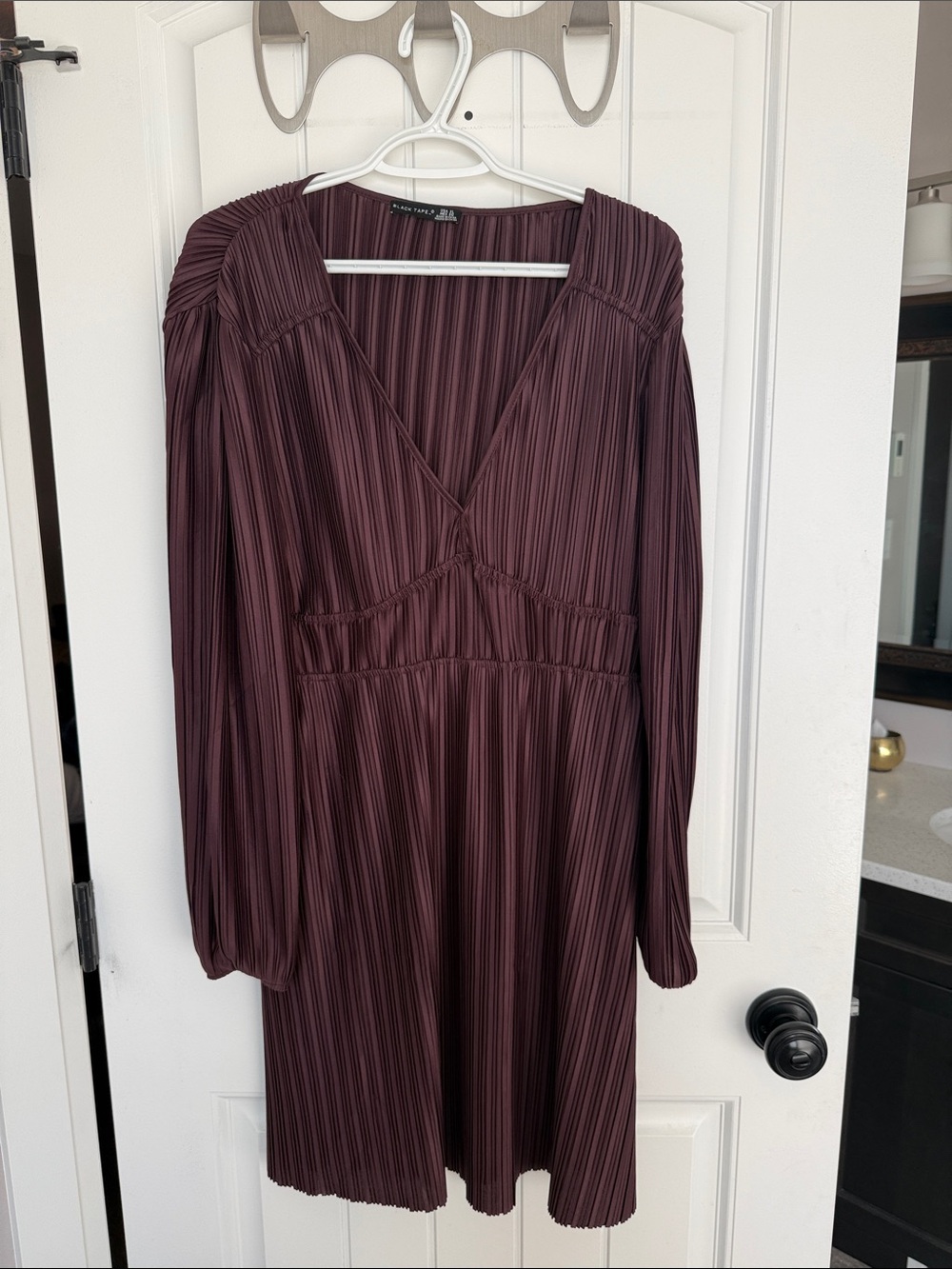 Pleated Burgundy V-Neck Long Sleeve Dress